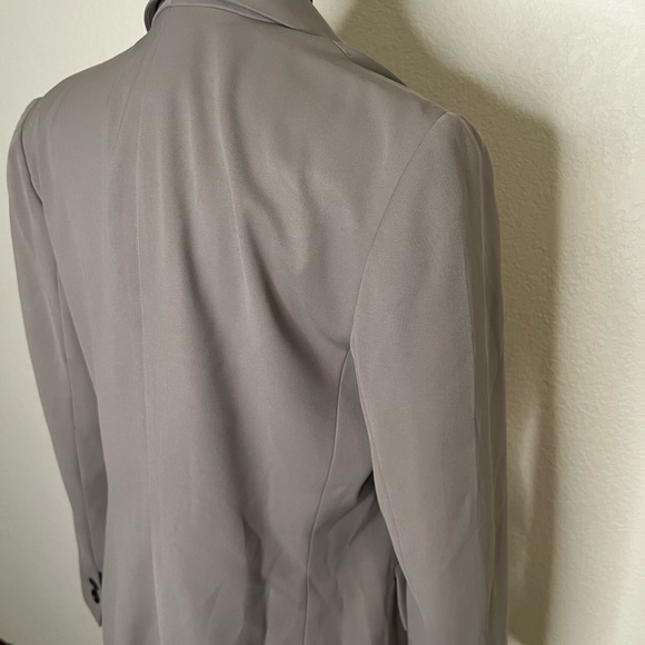 Chic Oversized Blazer - Picture 5 of 5